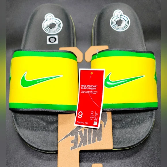Nike Oregon Duck 2024 Off Court Slides/Sandals Sz 9 Men NIB Nike Oregon Ducks 2024 Off Court Slides/Sandals Sz 9 Men NIB main image 3